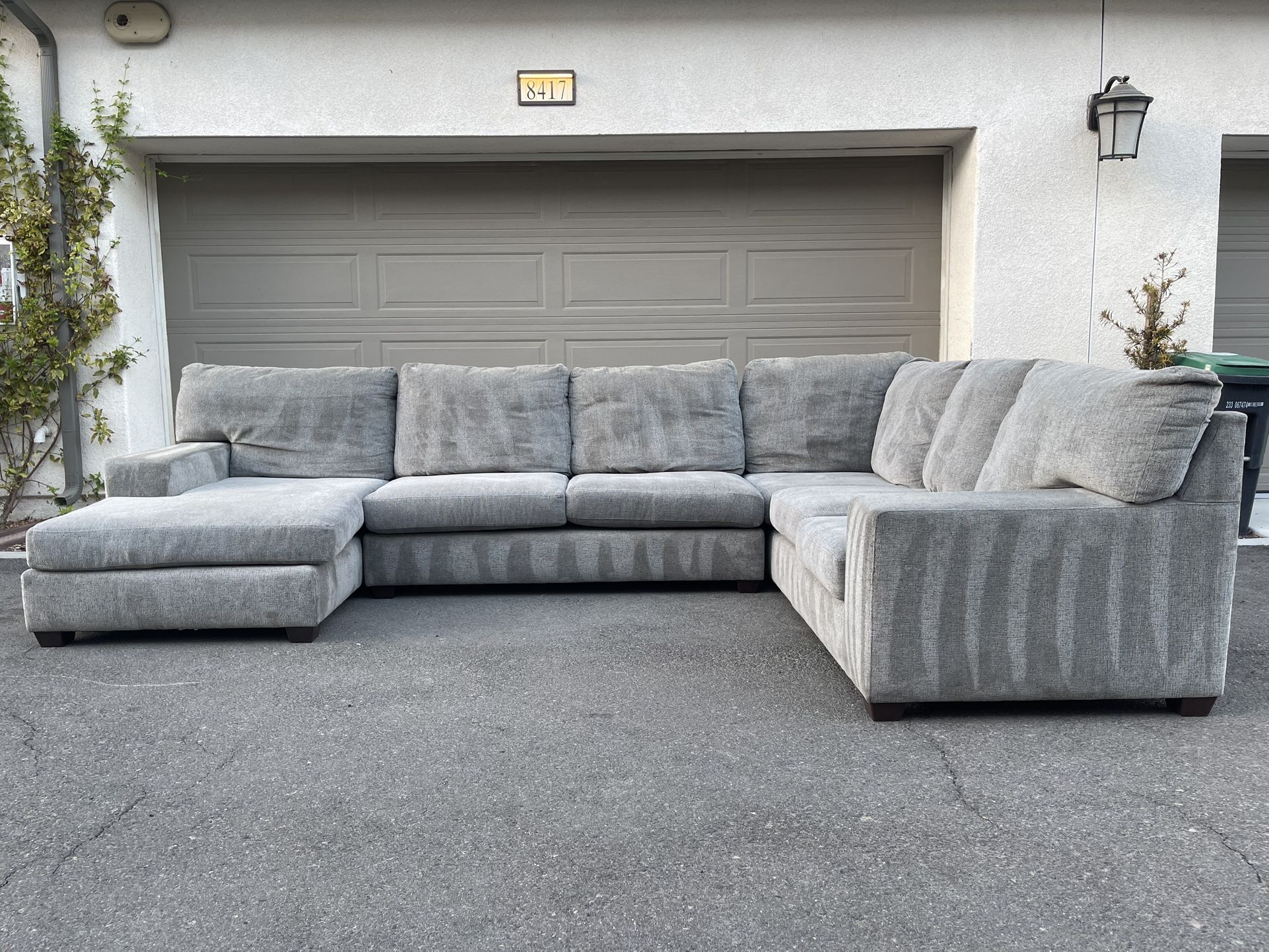 Huge Light Grey Sectional Couch Sofa In Excellent Condition - FREE DELIVERY 🚛