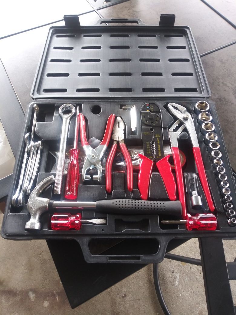 Socket set with extra tools"