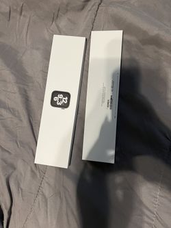 Apple Watch Series SE box