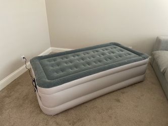Twin Air Mattress with pump