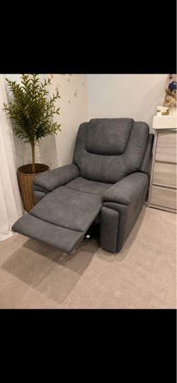 Gray Recliner Chair with Built-In Cup Holders