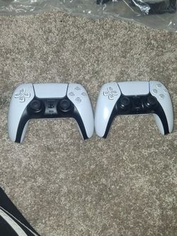 2 ps5 remotes white