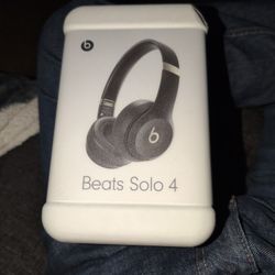 Beats Solo 4