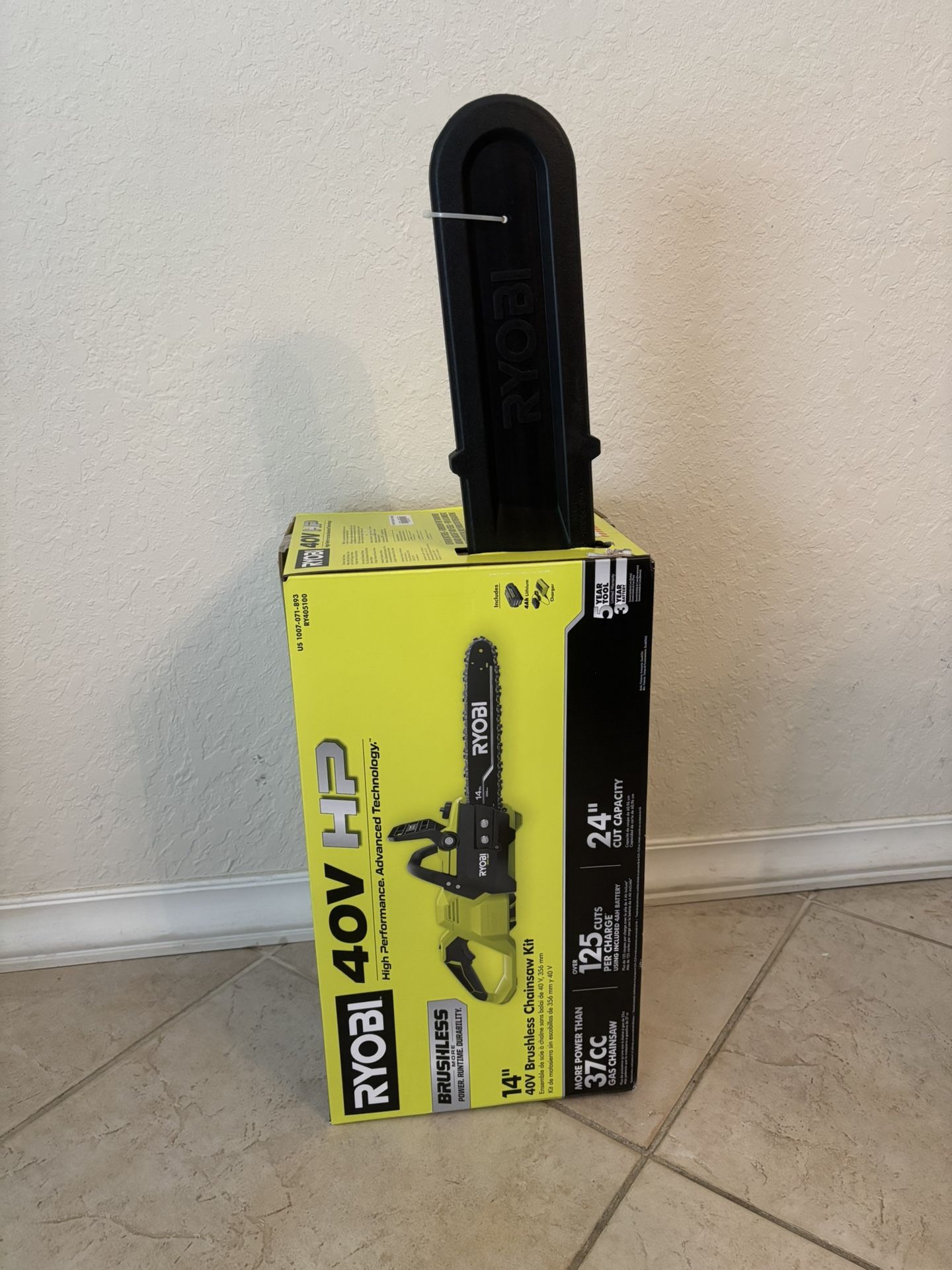 Brand New Chainsaw With Battery And Charger