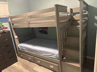 Bunk bed