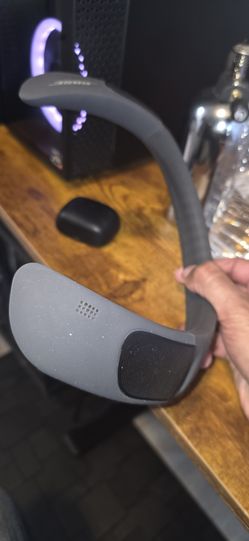Bose neck speaker