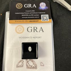 1.0 Oval Shaped 1.0 Carat Moissanite Stone