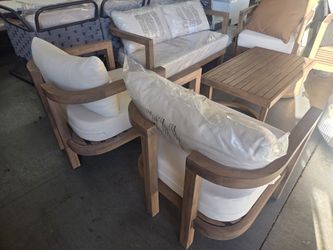 Brand New Gorgeous 4 PC Curved Outdoor Wood Set with cushions 