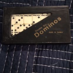 Dominos