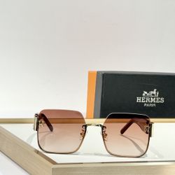 A fashionable and versatile sunglasses for men and women