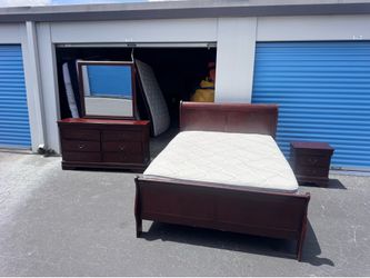 Queen bed set