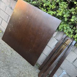 Dining Table w. Chairs