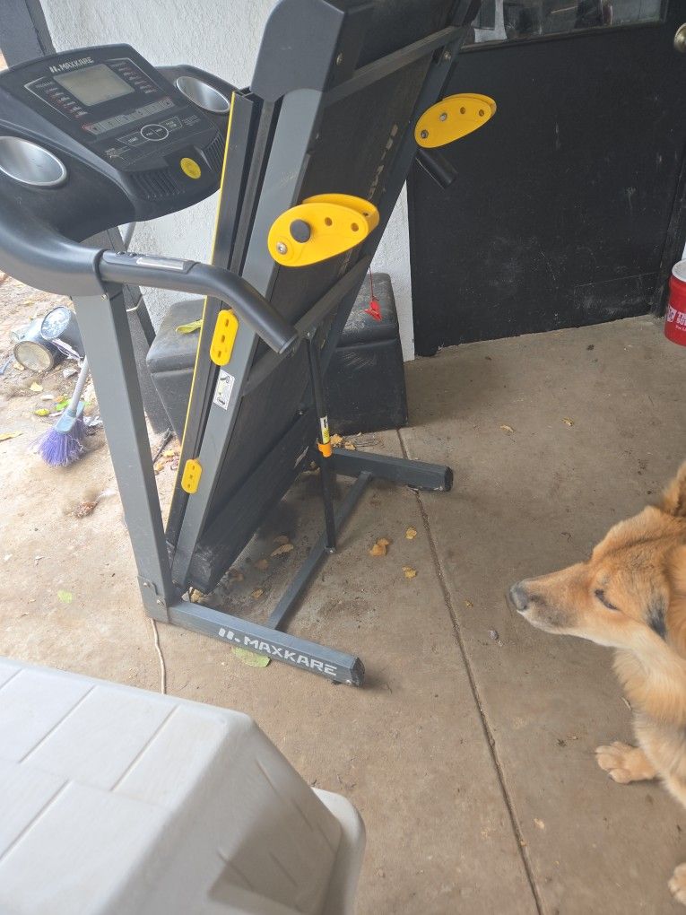 Maxkare Treadmill