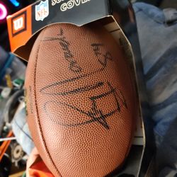 Signed Ball  #84 Cowboys  Hall A Fame Tight end 