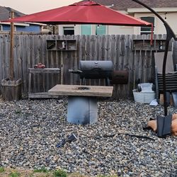 Patio Umbrella 10ft / Paraguas de Patio 10 piez