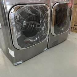 LG Thin Q Washer And Dryer Set  (Gas)