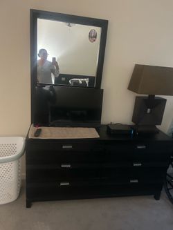 Black Queen Size Bed / Two Matching Lamps Included