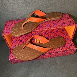 Tory Burch NIB Thora Tumbled Leather Flat Sandals