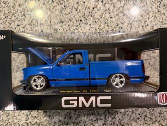 M2 Machines 1988 GMC Sierra 1500 Custom Die-Cast