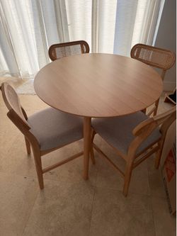 Modern Round Oak Dining Table Set with 4 Cane Chairs Like New