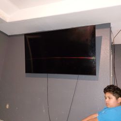 TV (PRICE NEGOTIABLE)