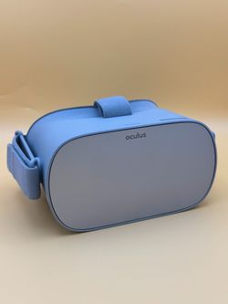OCULUS GO VR HEADSET WITH CONTROLLER USED