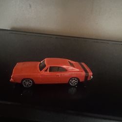 Maisto 69 Dodge Charger R/T - Orange peal