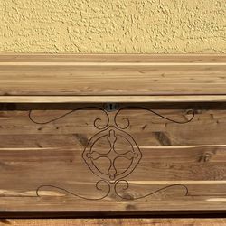 Vintage Lane Cedar Chest