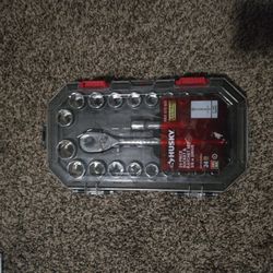 Husky 24 3/8 Socket Piece Rachet-Set 
