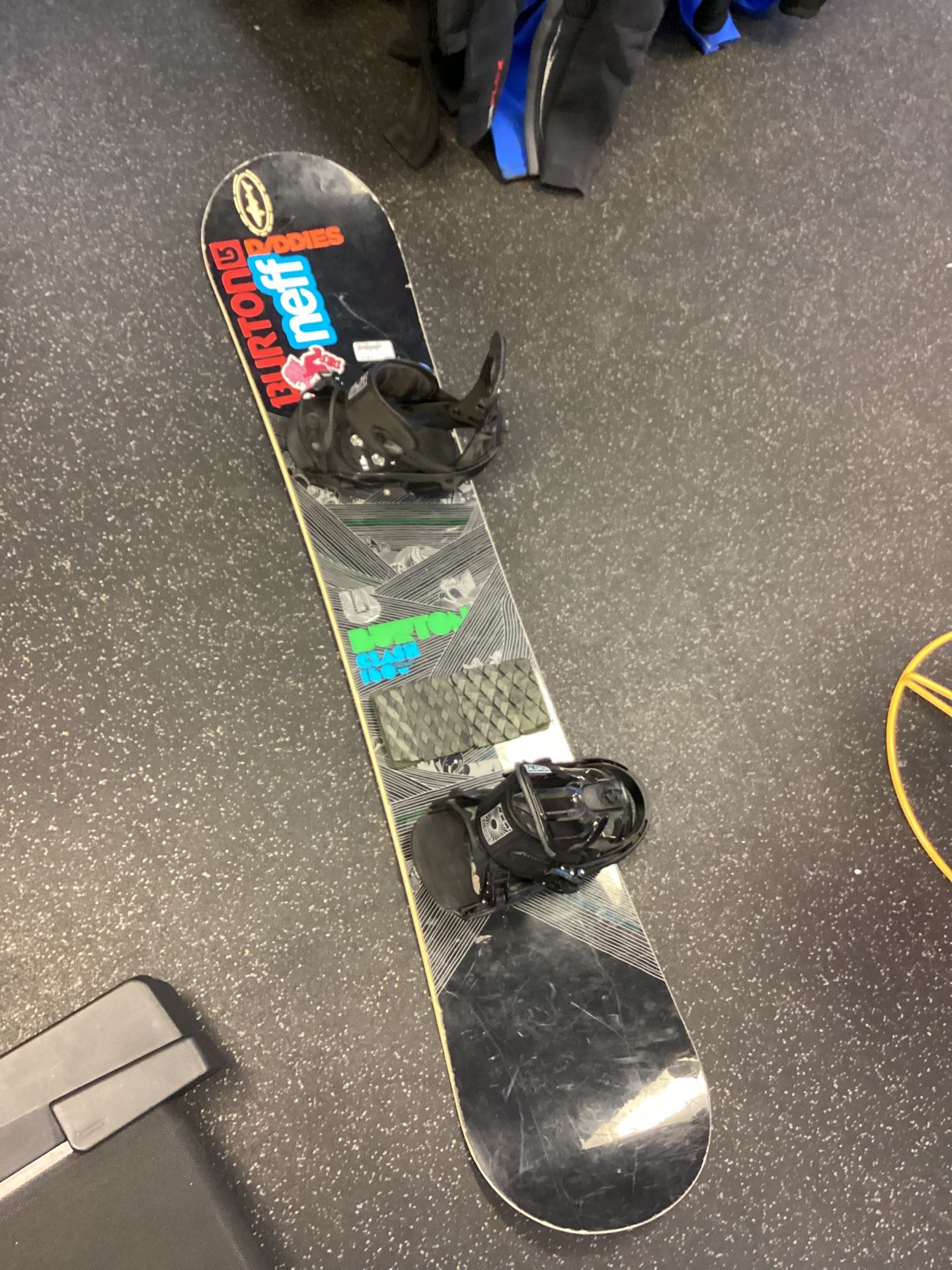 Burton Clash 160 Wide Snowboard With Salomon bindings 