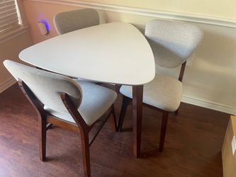 Kitchen Table w/chairs