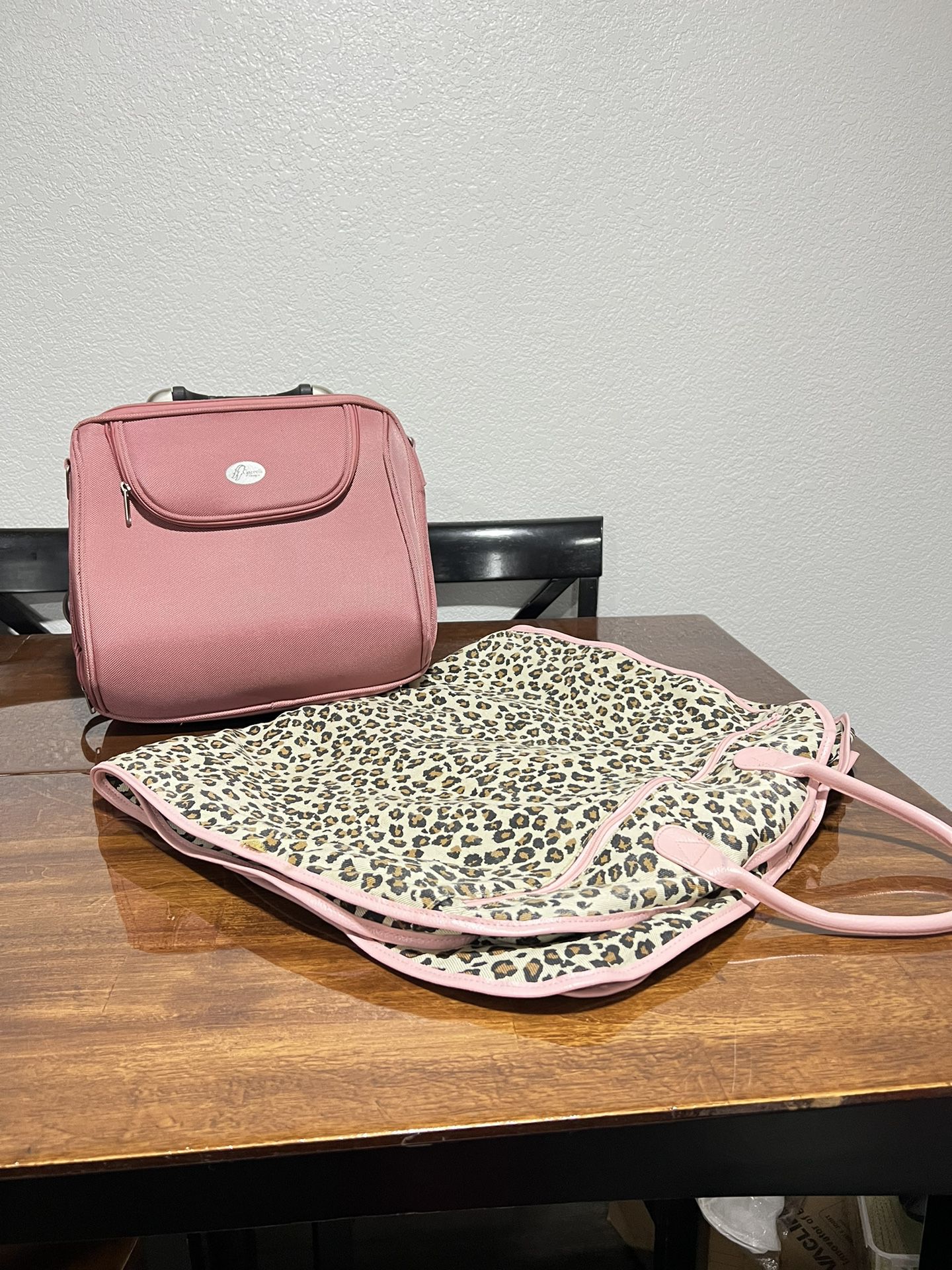 Travel  Animal Print Travel Garment Bag Pink Zippers Handles Light Weight  Travel Makeup Organizer Cosmetic Bag 