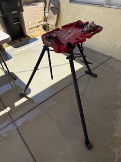 Milwaukee tripod chain vise