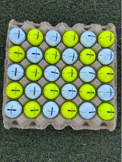 30 golf ⛳️ balls Taylor made + distance