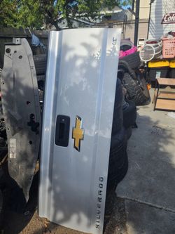 Tailgate 2014-2018 chevy silverado