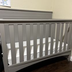 Baby Crib/bed