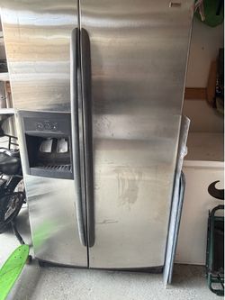 Kenmoore Elite Side by Side Refrigerator Freezer