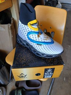 Brand new TRONUS size 10:5