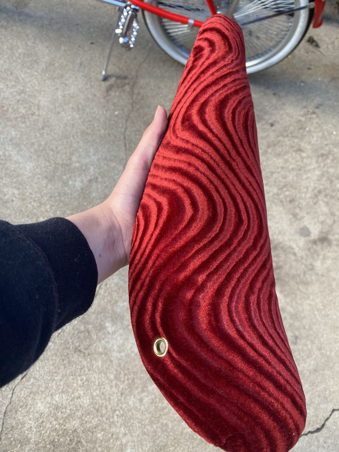 16β Red Velvet Velour Banana Seat