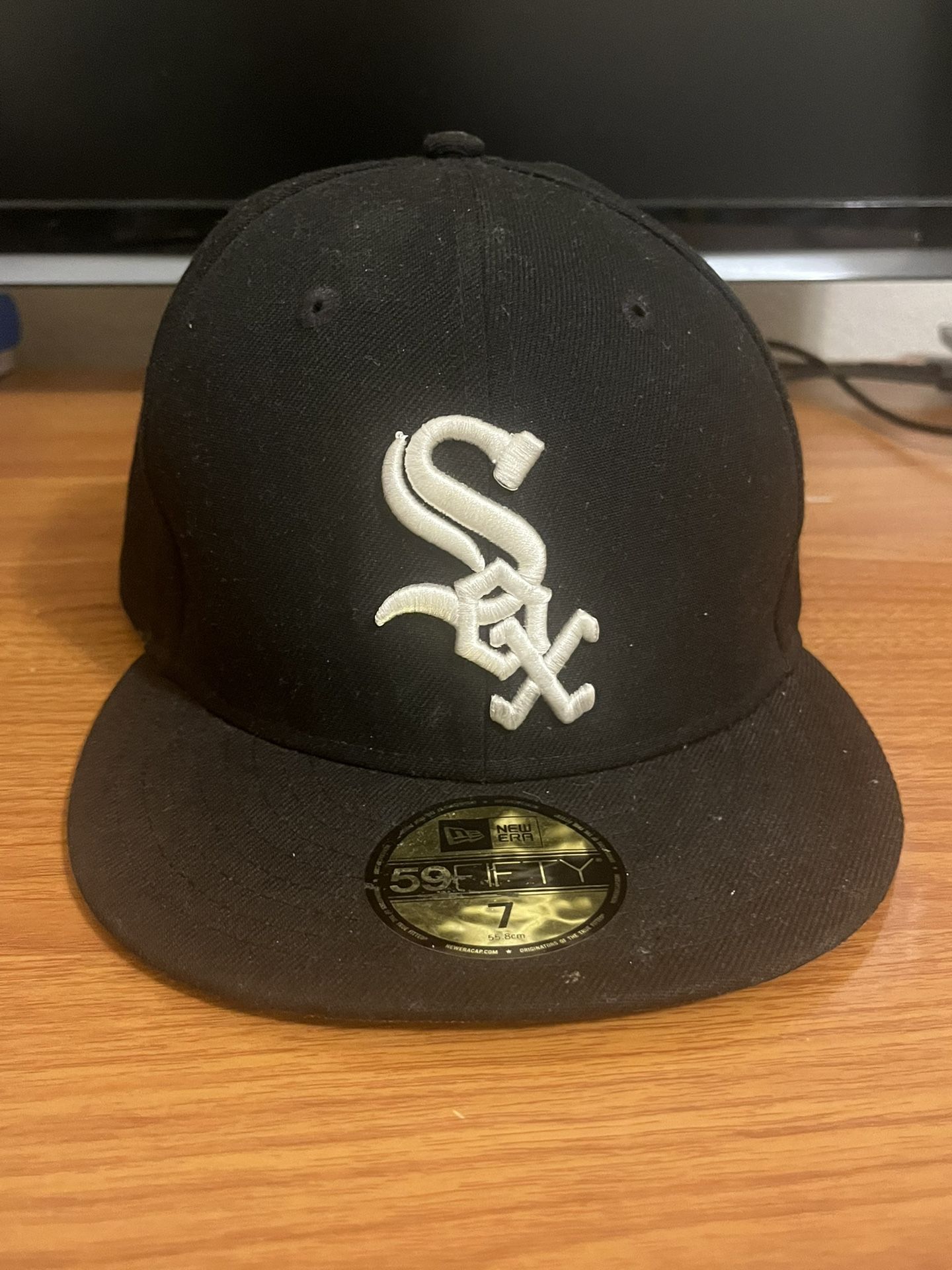 Black White Sox 59FIFTY Size 7 Fitted Hat