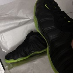 Black/Volt Nike Foamposite One Size 10.5 Deliver To Bronx Or Yonkers 