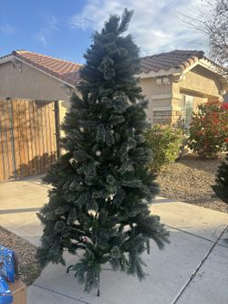 Pre lit Christmas Tree