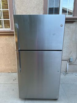 33x31x66 GE Refrigerator Silver 21cuft 3 Months Warranty
