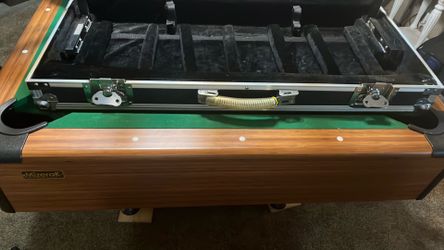 Road Runner Multi-Guitar Flight Case / Stage Stand - Mint Interior - $200
