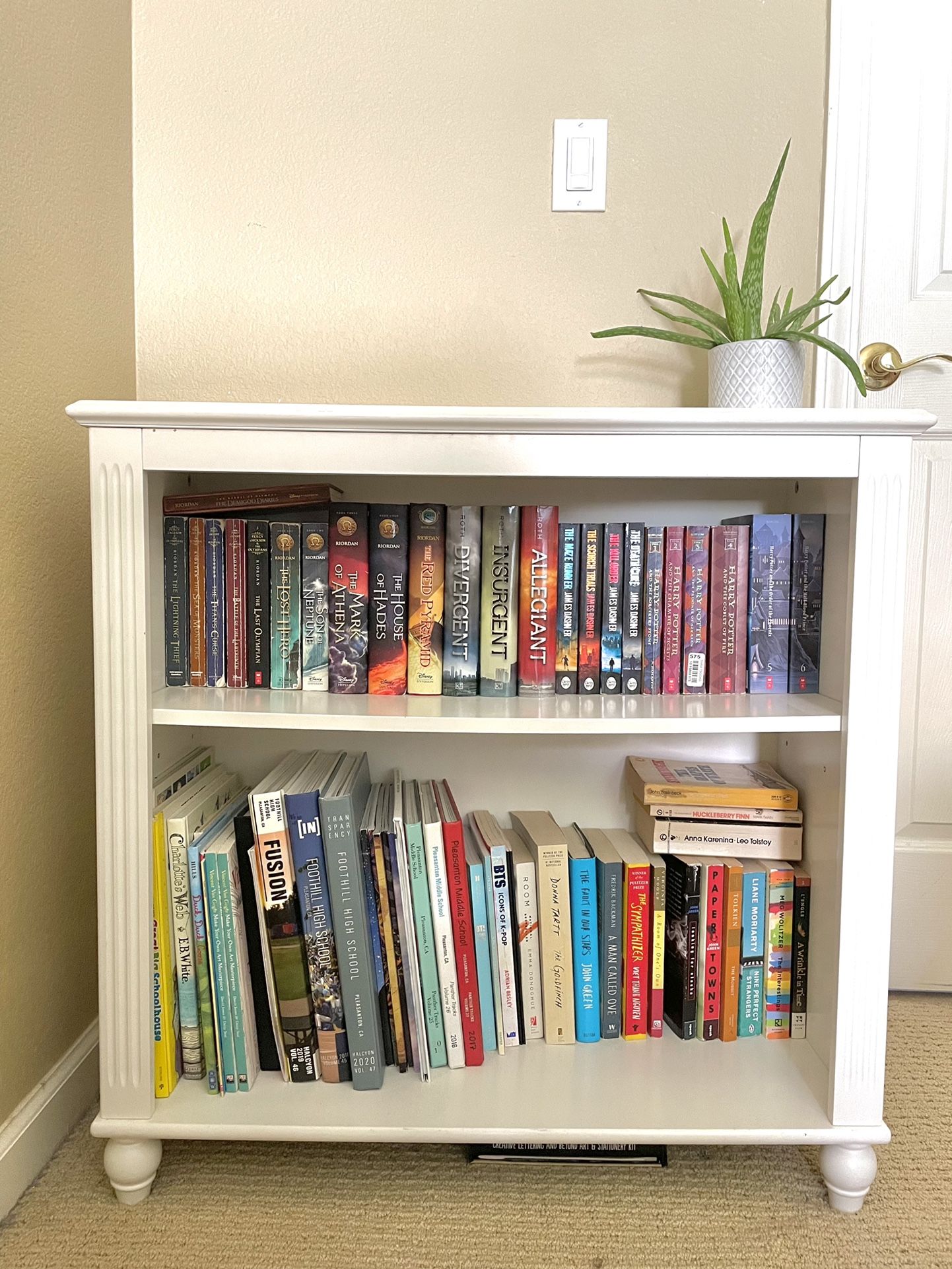 WHITE BOOKCASE