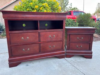 6 Drawer Dresser Chest of Drawers and Nightstand Furniture Set Great Condition