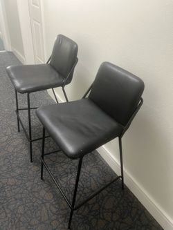 2 Bar Stools $50 ($25 each)