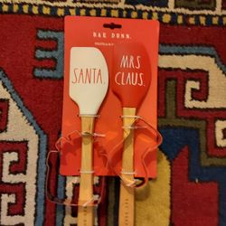 RAE DUNN Wood & Silicone Spatulas & 2 Brass Cookie Cutters NEW