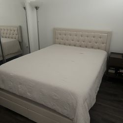 Queen Size Bed With Mattress 