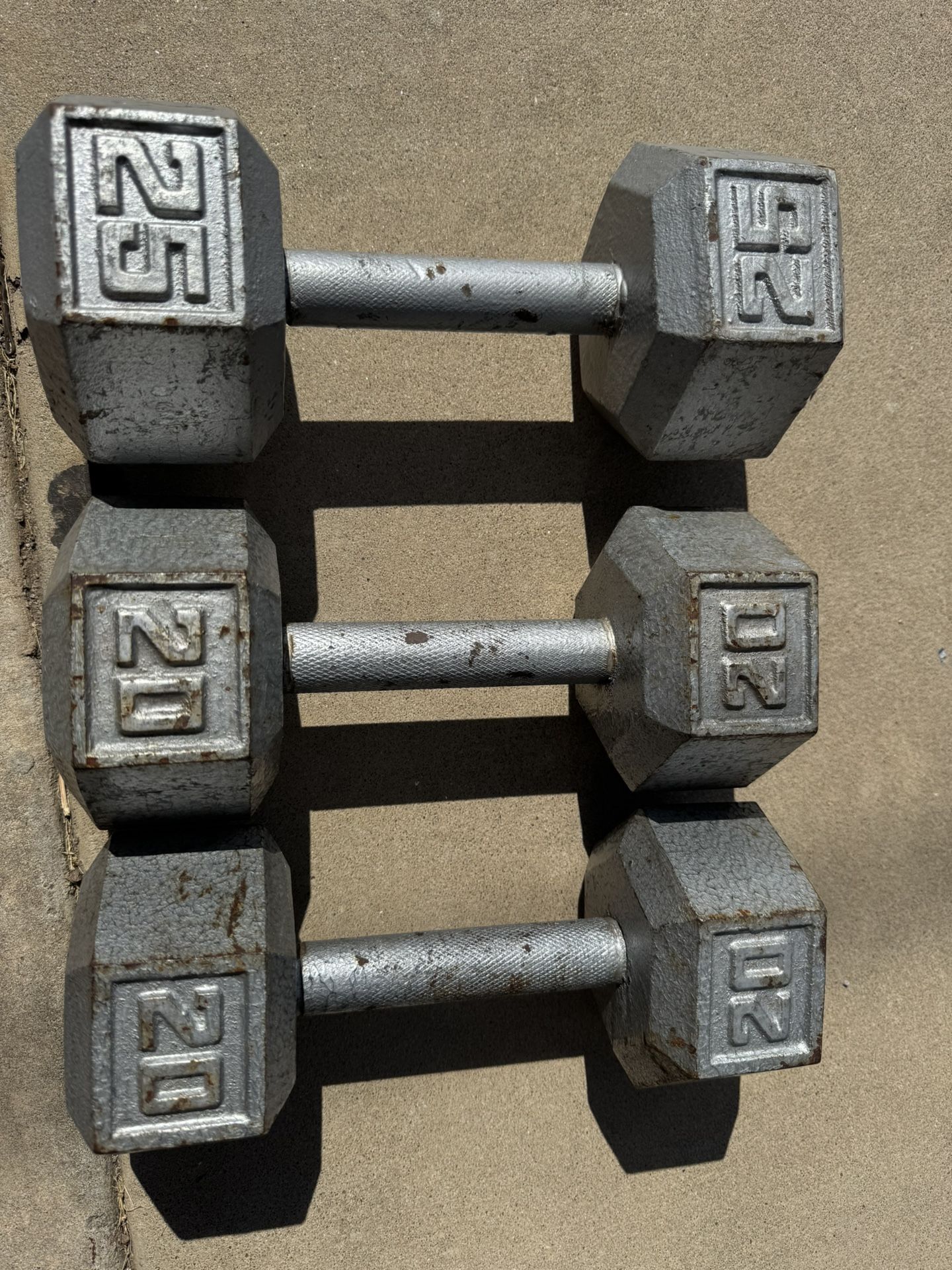 💪 Dumbbell Set – 20 LB Pair + 25 LB Single